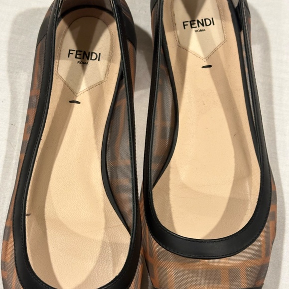 Fendi Mesh Logo Flats - Picture 6 of 7